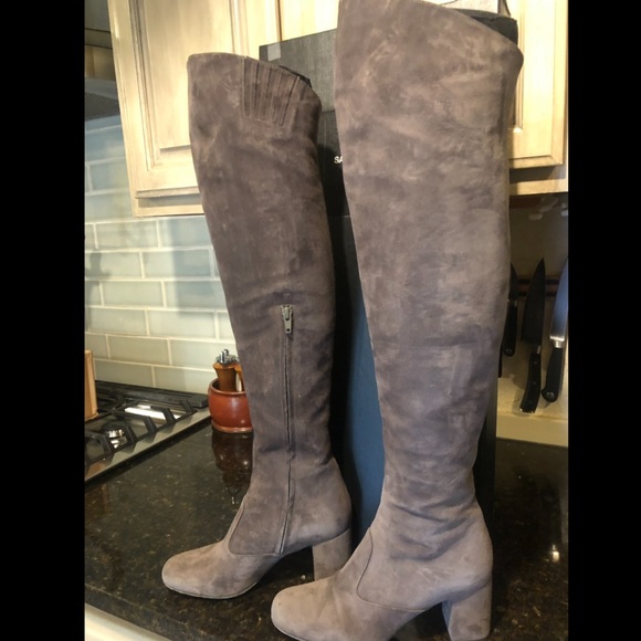 Saint Laurent suede over the knee boots - Picture 2 of 6